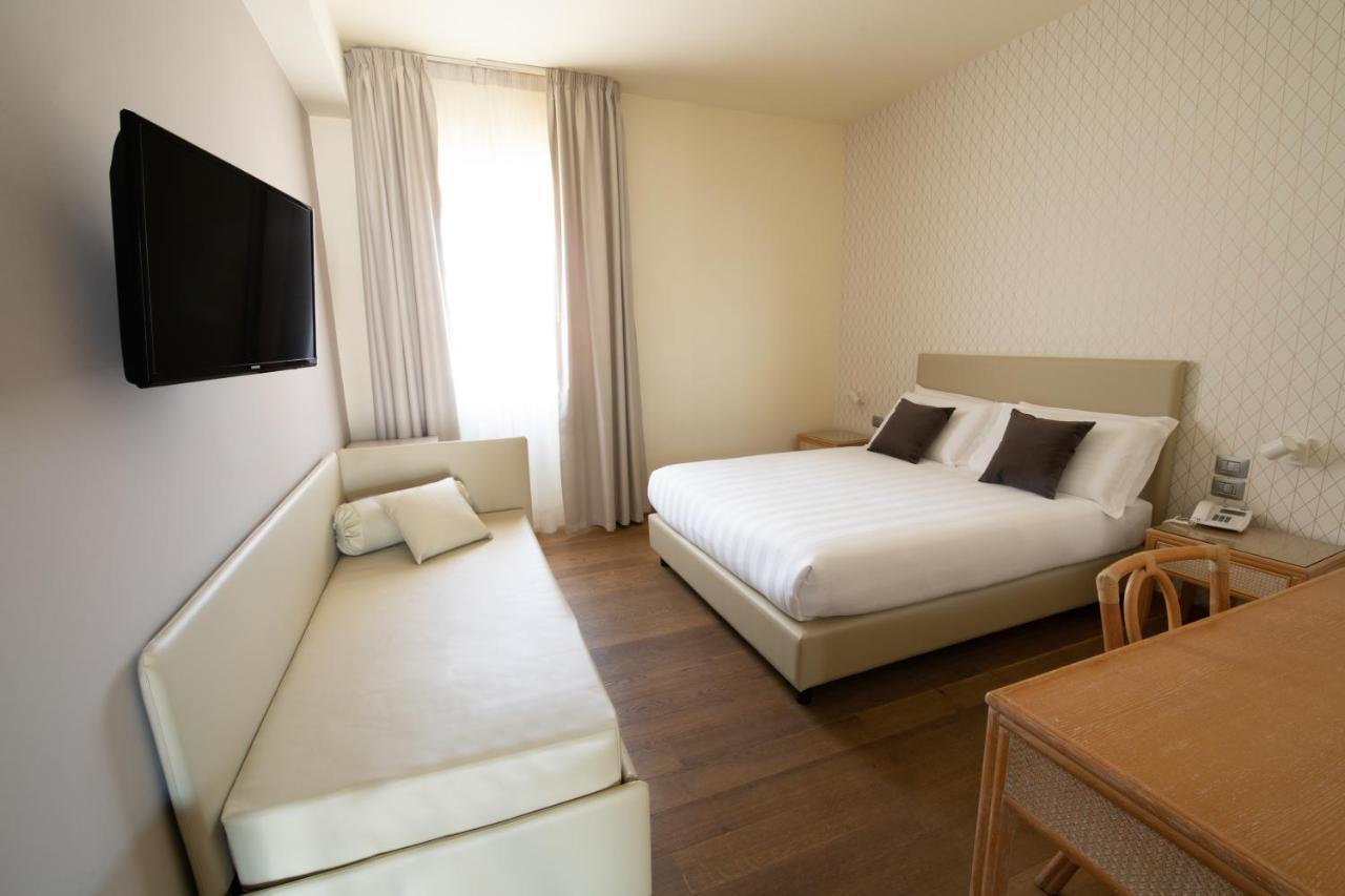 Hotel Enzo ปอร์โตเรกานาติ ภายนอก รูปภาพ