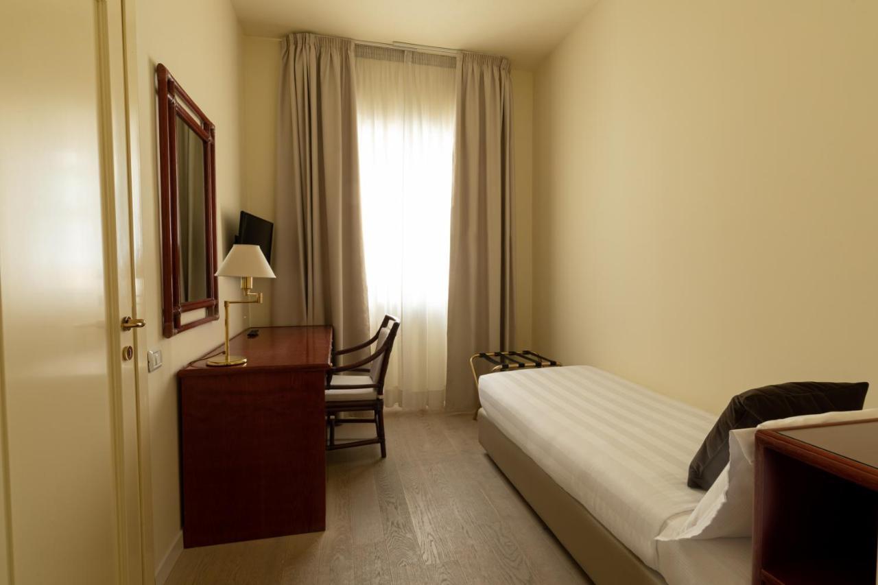 Hotel Enzo ปอร์โตเรกานาติ ภายนอก รูปภาพ